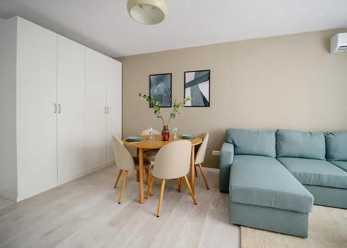 Retreat On Victoriei * Bukarest