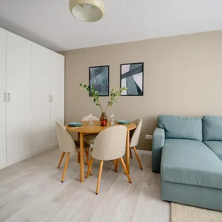 Retreat On Victoriei * Bukarest