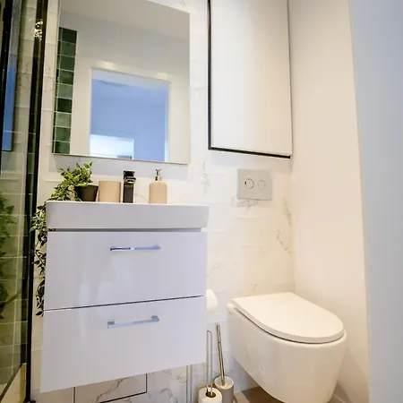 Retreat On Victoriei *