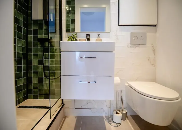 Retreat On Victoriei