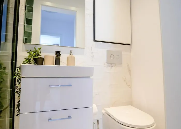 Retreat On Victoriei *